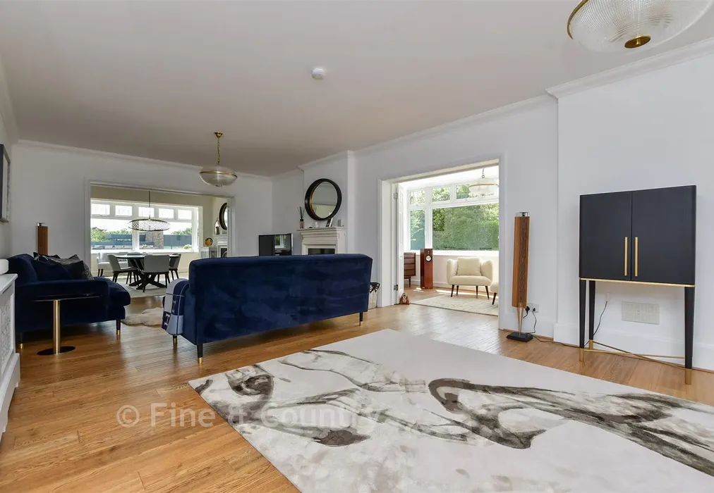 Drawing Room - North Foreland Road, Broadstairs, Kent - Wards of Kent