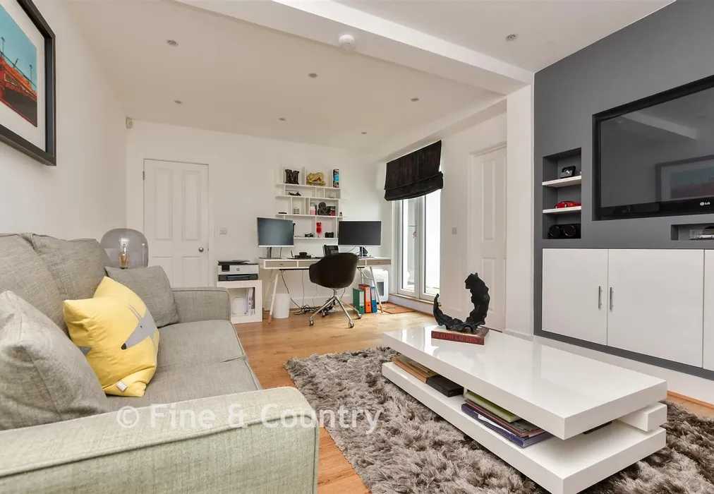 Family Room - North Foreland Road, Broadstairs, Kent - Wards of Kent