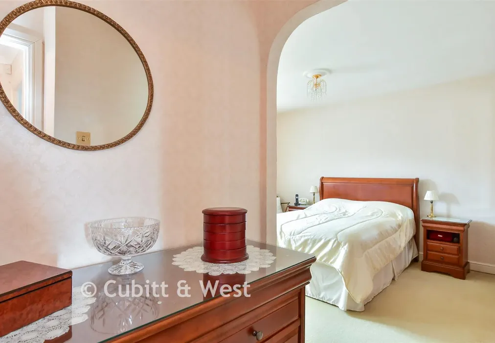 Internal Feature - Jasmine Close, Marlborough Place, Littlehampton, West Sussex - Wards of Kent
