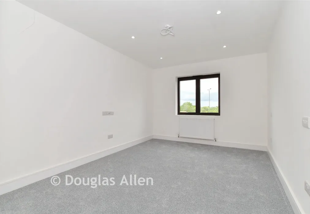 Bedroom 1 - Freshwell Avenue, Romford, Essex - Wards of Kent