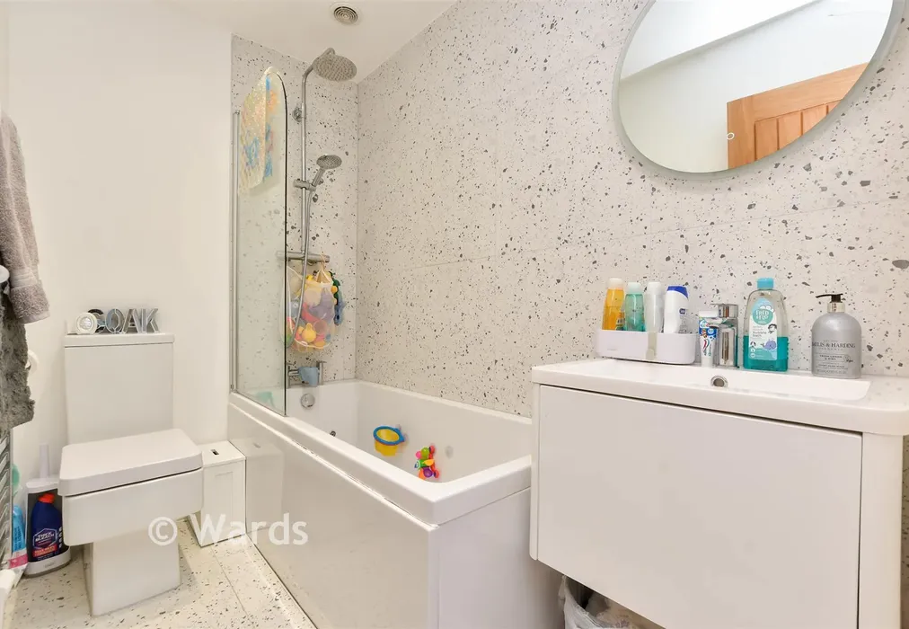 Bathroom - Greenacre Close, Herne Bay, Kent - Wards of Kent