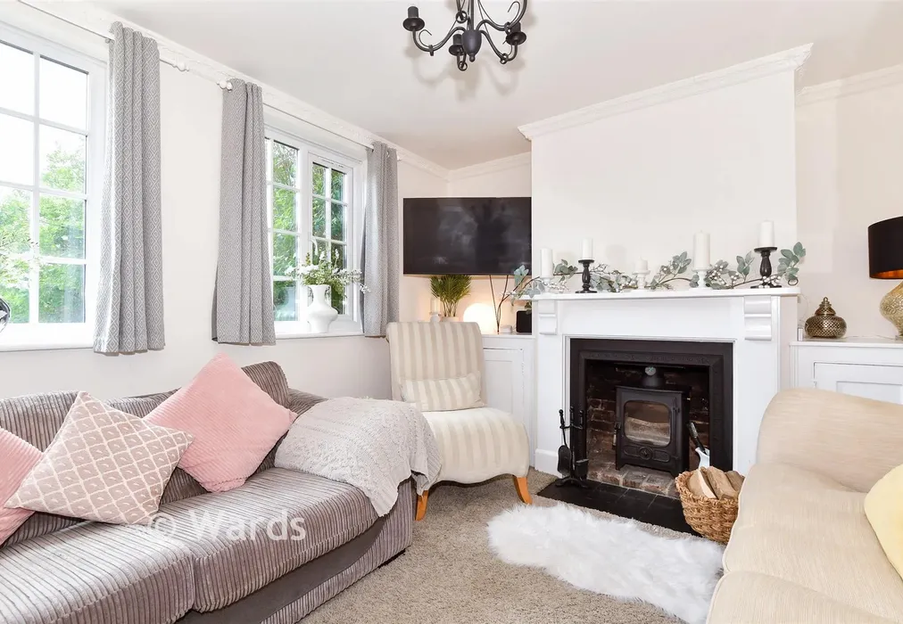 Lounge - Pristling Lane, Staplehurst, Tonbridge, Kent - Wards of Kent