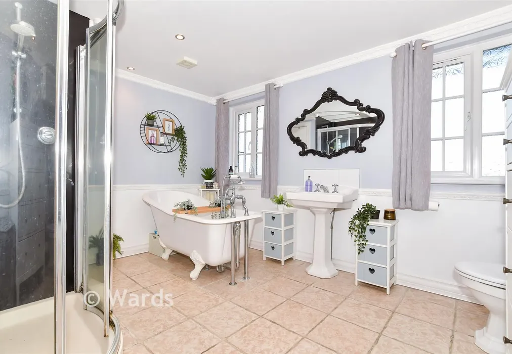 Bathroom - Pristling Lane, Staplehurst, Tonbridge, Kent - Wards of Kent