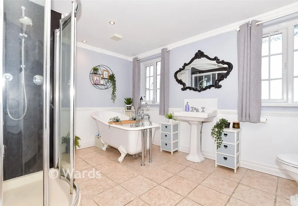 Bathroom - Pristling Lane, Staplehurst, Tonbridge, Kent - Wards of Kent