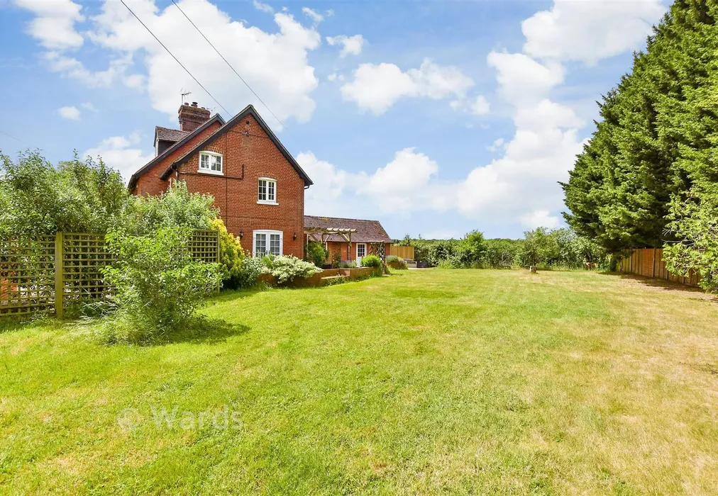 Side Garden - Pristling Lane, Staplehurst, Tonbridge, Kent - Wards of Kent