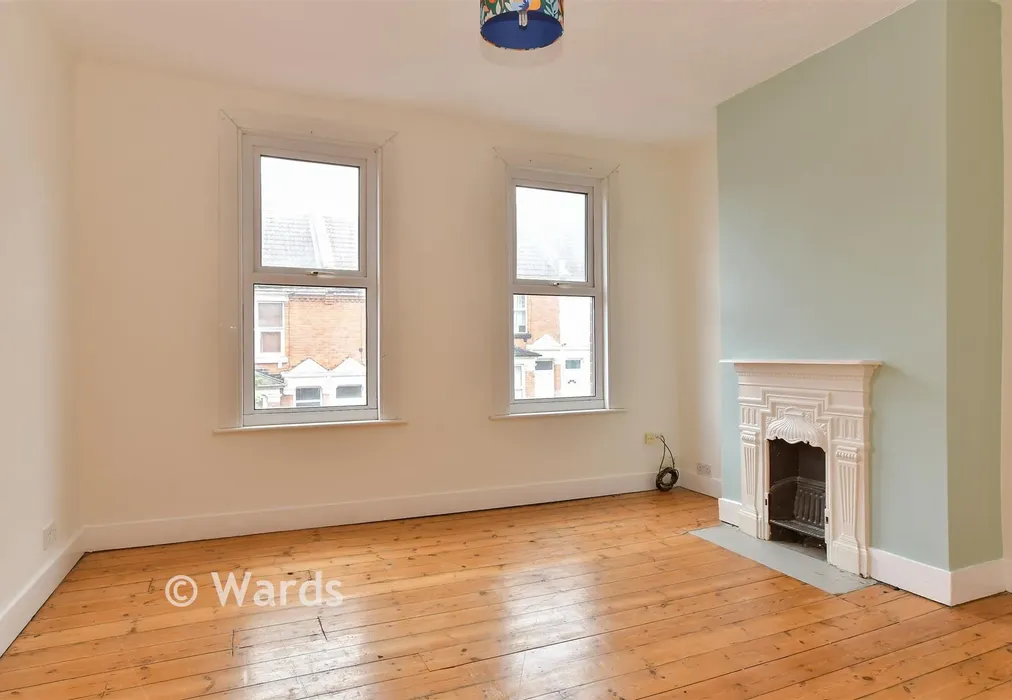 Bedroom 1 - Foord Street, Rochester, Kent - Wards of Kent