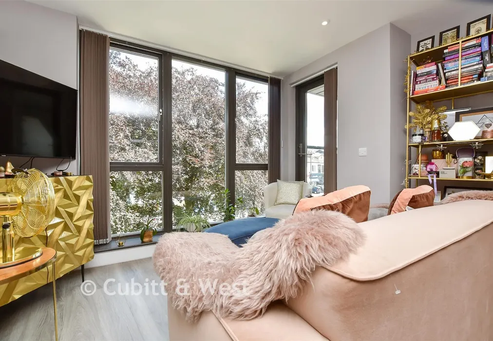 Lounge / Kitchen / Diner - Manor Road, Wallington, Surrey - Wards of Kent
