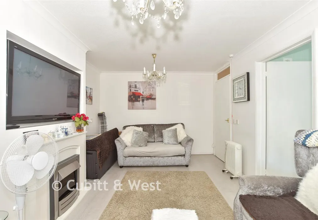 Lounge/ Dining Room - Windmill Platt, Handcross, Haywards Heath, West Sussex - Wards of Kent