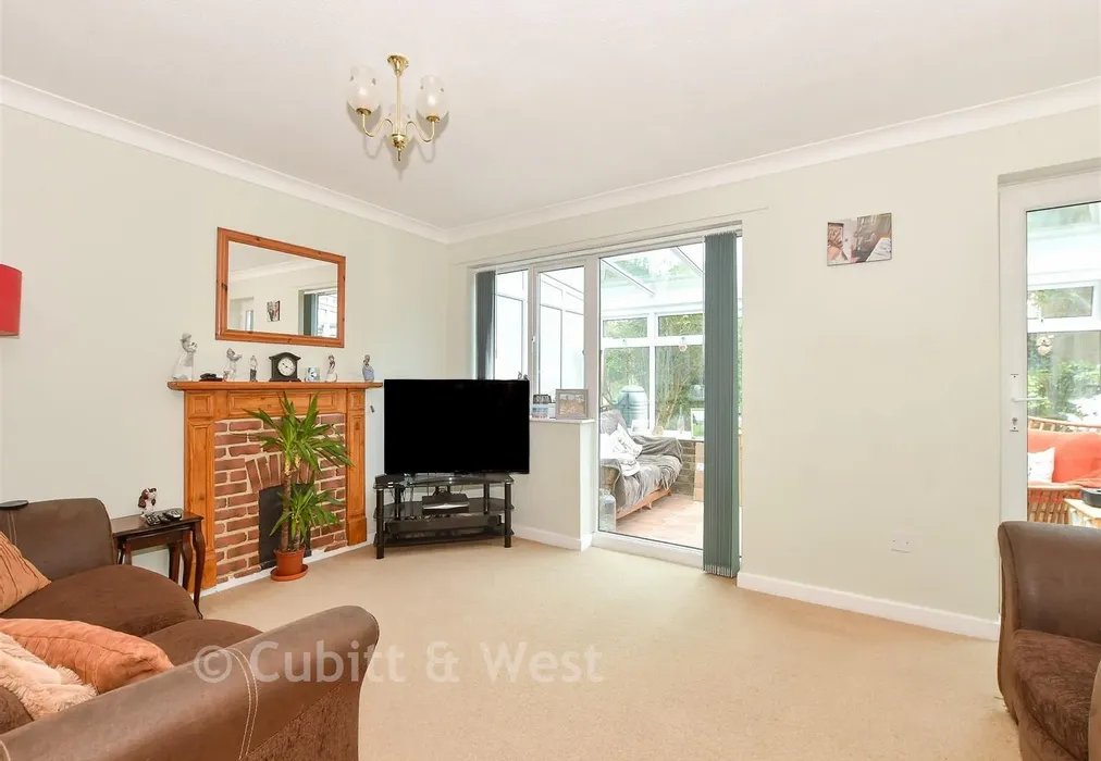 Lounge/Dining Room. - Aspen Walk, Haywards Heath, West Sussex - Wards of Kent