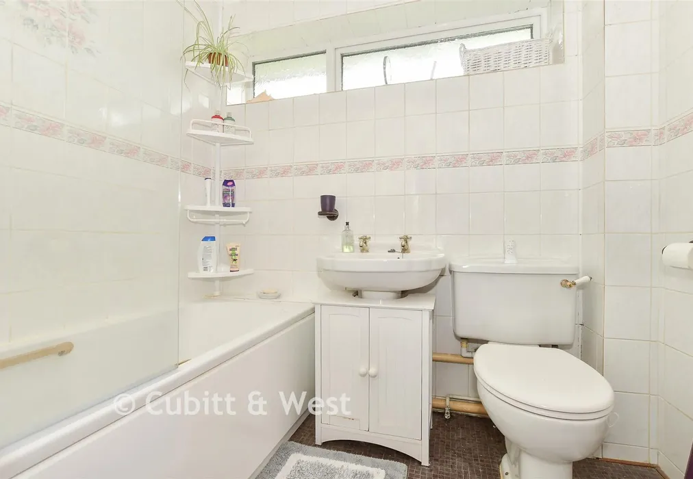 Bathroom - Aspen Walk, Haywards Heath, West Sussex - Wards of Kent