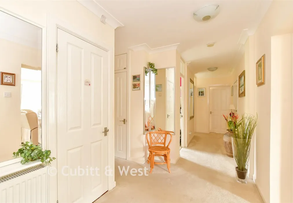 Hallway - St. Helen's Parade, Southsea, Hampshire - Wards of Kent