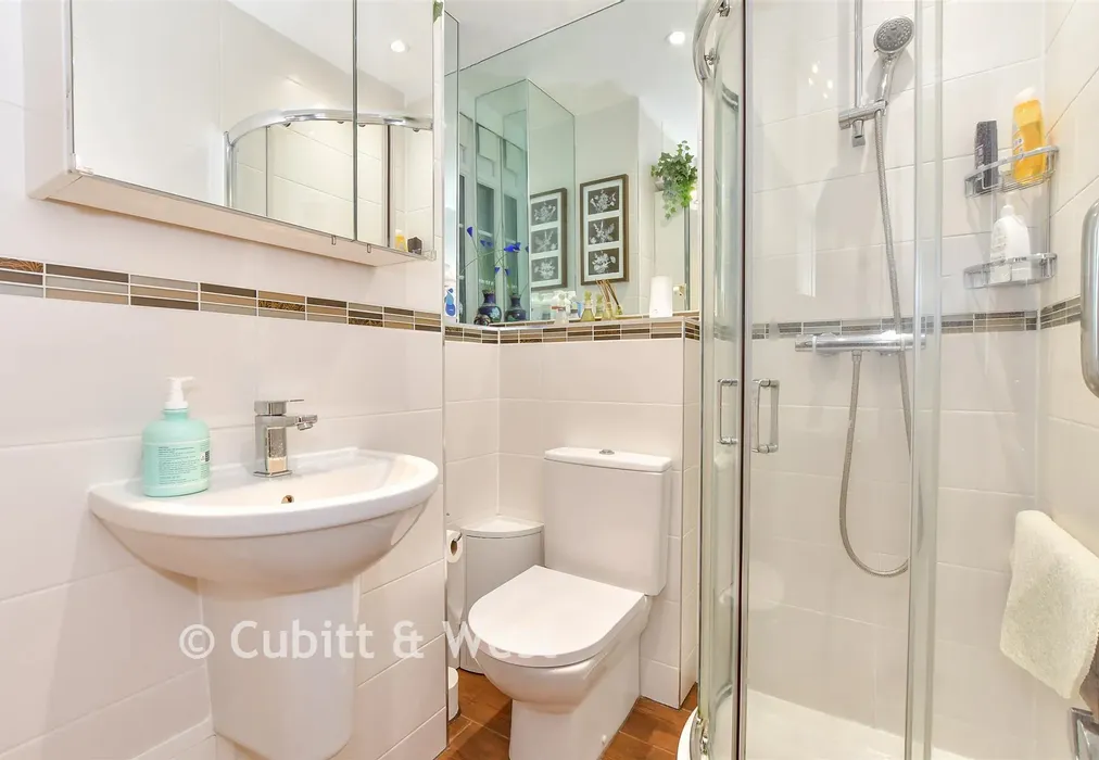 Shower Room - St. Helen's Parade, Southsea, Hampshire - Wards of Kent