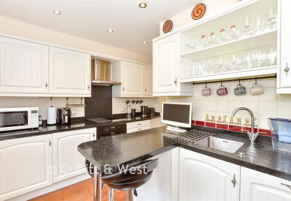 Kitchen - St. Helen's Parade, Southsea, Hampshire - Wards of Kent
