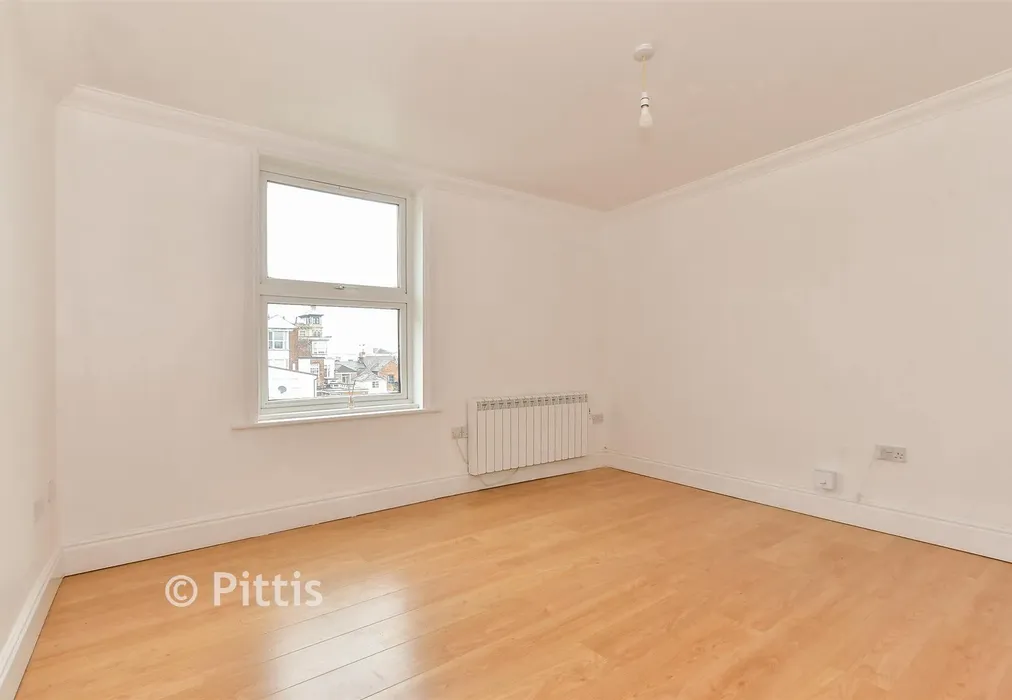 Lounge - George Street, Ryde, Isle of Wight - Wards of Kent