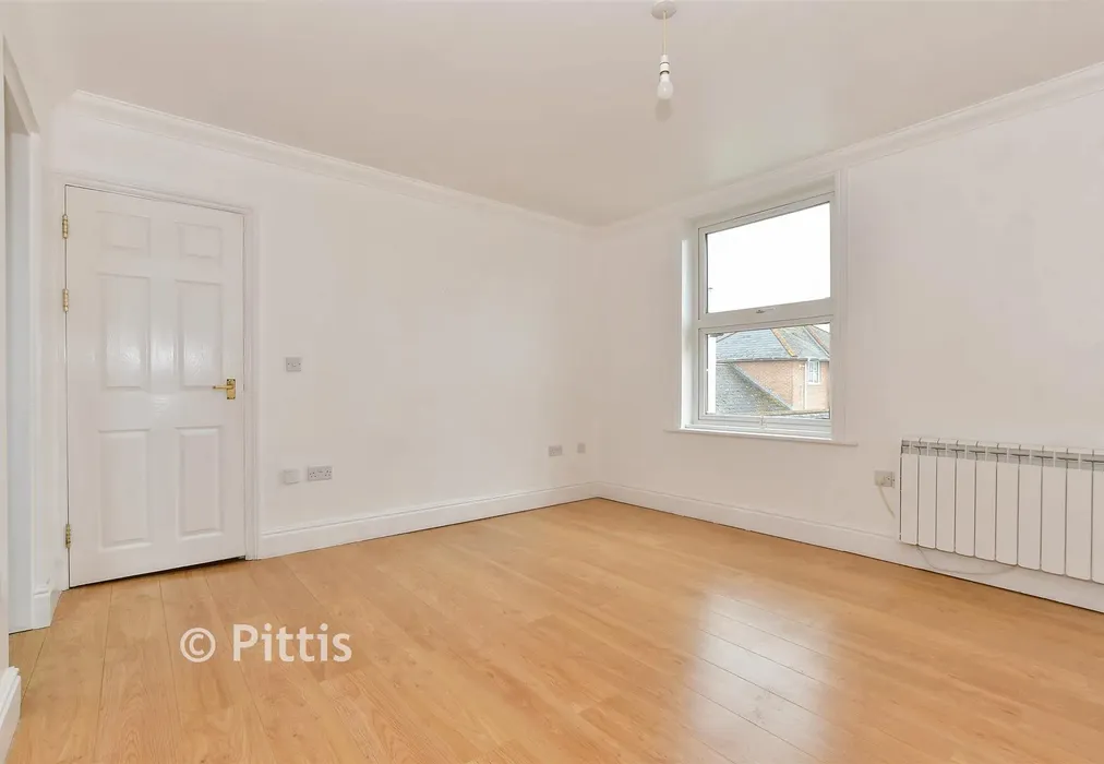 Lounge - George Street, Ryde, Isle of Wight - Wards of Kent