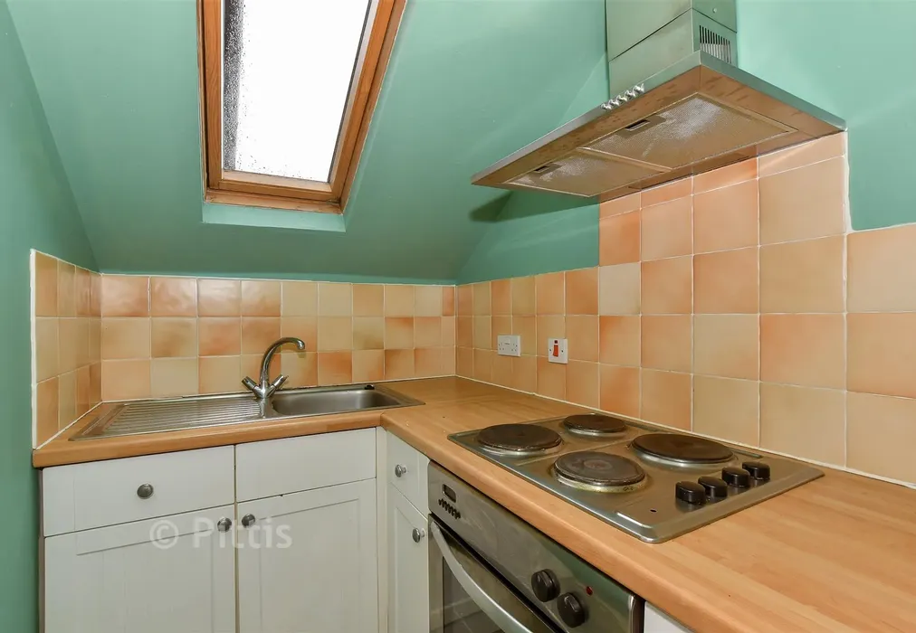 Kitchen - George Street, Ryde, Isle of Wight - Wards of Kent