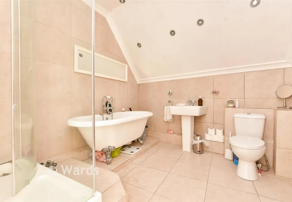 Bathroom - St. Mildred's Road, Westgate-On-Sea, Kent - Wards of Kent
