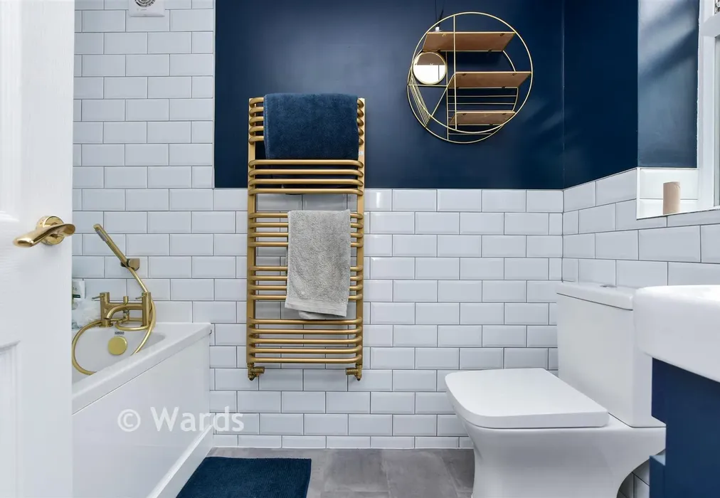 Bathroom - Upper Dumpton Park Road, Ramsgate, Kent - Wards of Kent