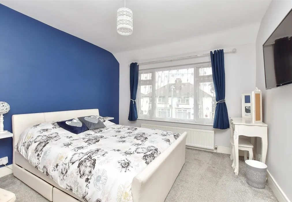 Bedroom 1 - Vincent Road, Sittingbourne, Kent - Wards of Kent