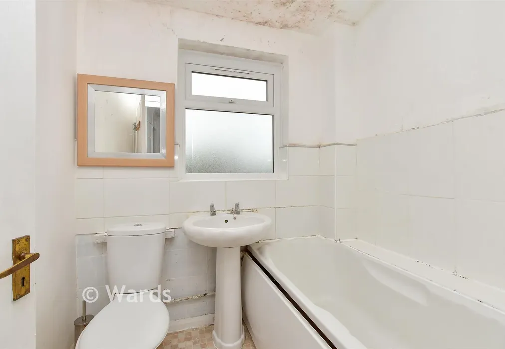Bathroom - Fielder Close, Sittingbourne, Kent - Wards of Kent