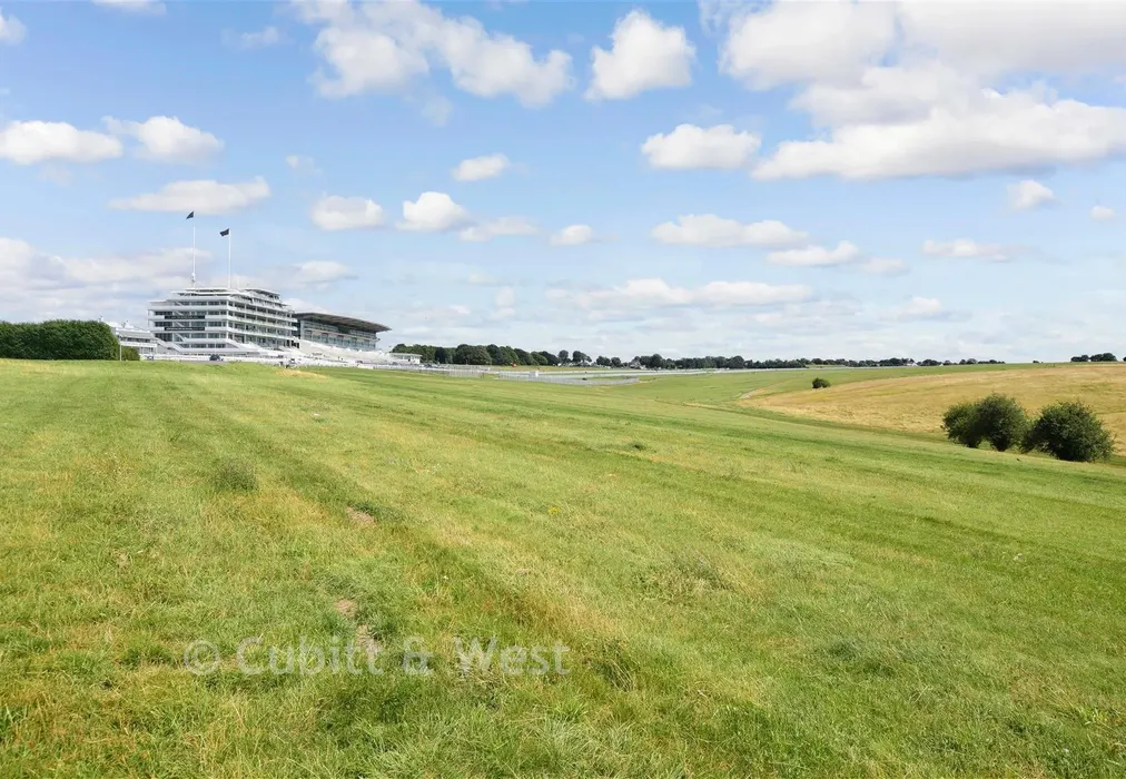 Surrounding Area - Great Tattenhams, Epsom, Surrey - Wards of Kent