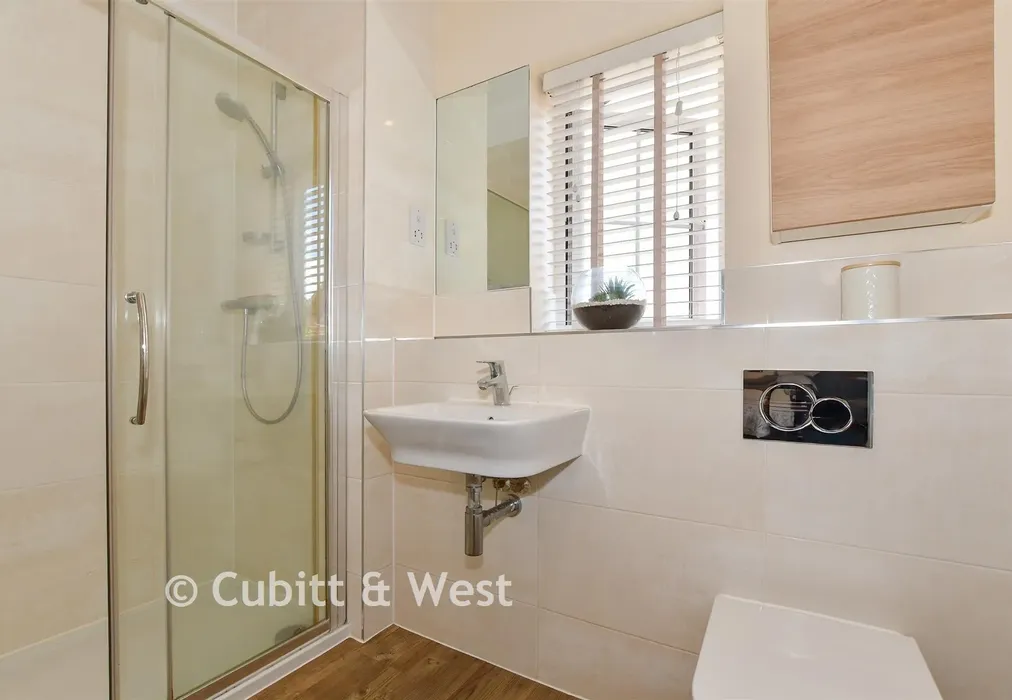 En-Suite Shower Room - Kilnwood Close, Faygate, West Sussex - Wards of Kent