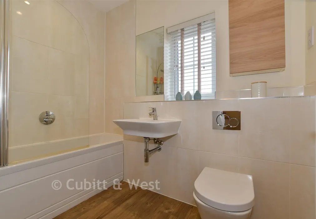 Bathroom - Kilnwood Close, Faygate, West Sussex - Wards of Kent