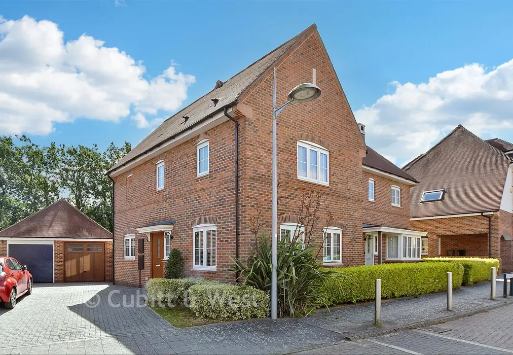 External (Web) - Kilnwood Close, Faygate, West Sussex - Wards of Kent