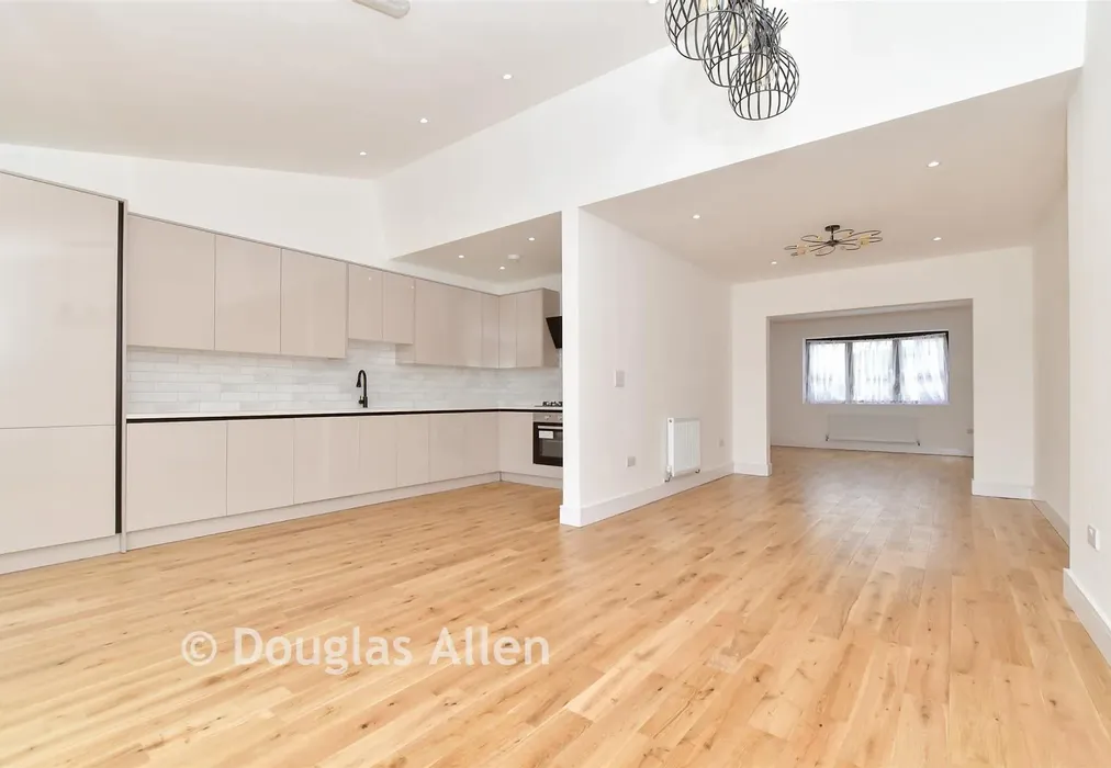 Kitchen/Diner - Freshwell Avenue, Chadwell Heath, Essex - Wards of Kent