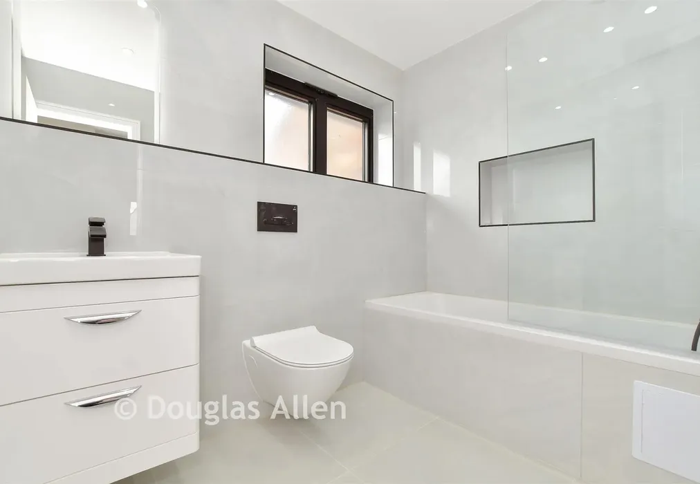 Bathroom - Freshwell Avenue, Chadwell Heath, Essex - Wards of Kent