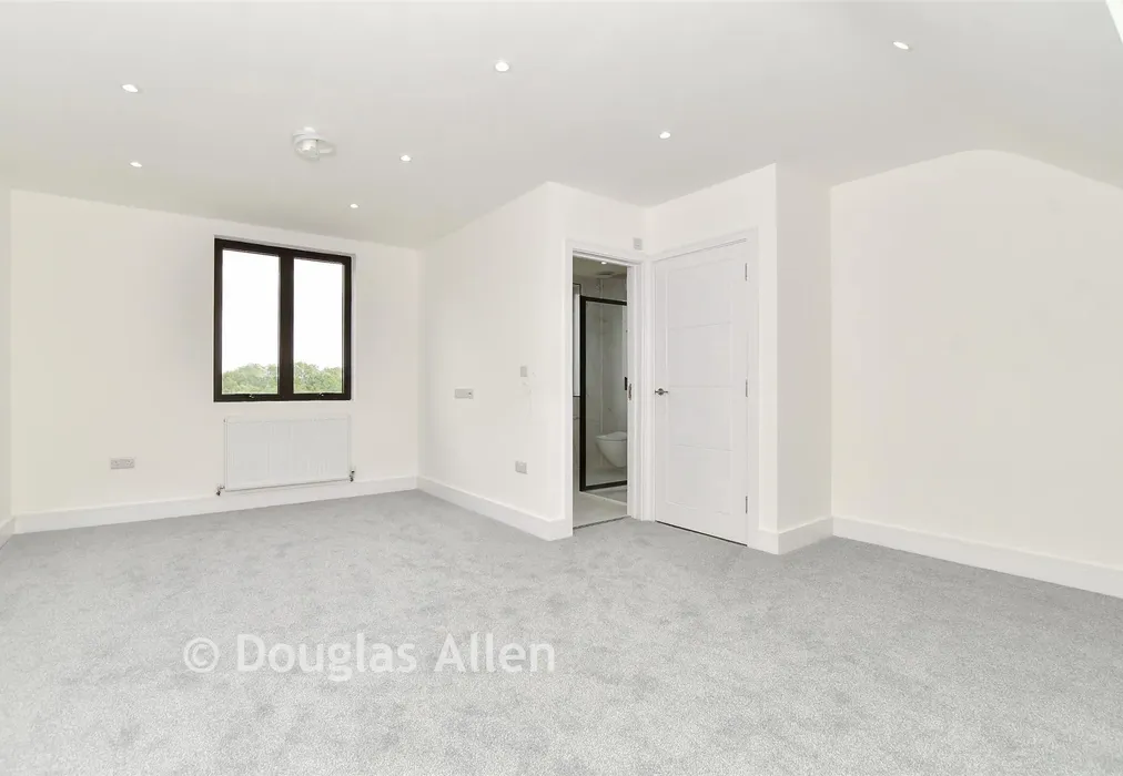 Bedroom 1 - Freshwell Avenue, Chadwell Heath, Essex - Wards of Kent