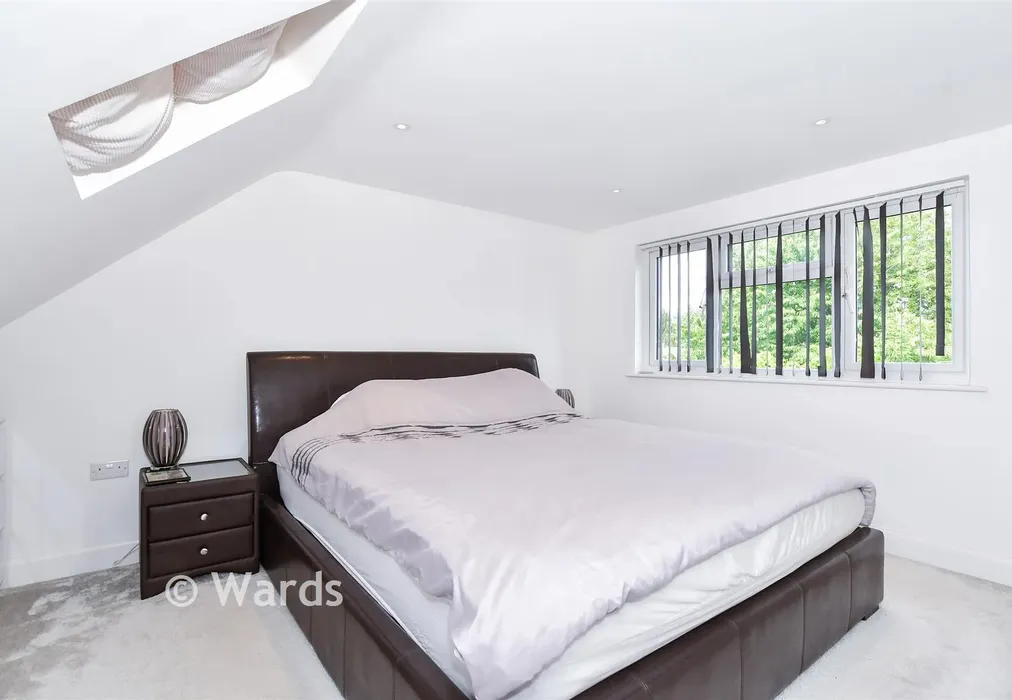 Bedroom 1 - Sycamore Drive, Greenacres, Aylesford, Kent - Wards of Kent