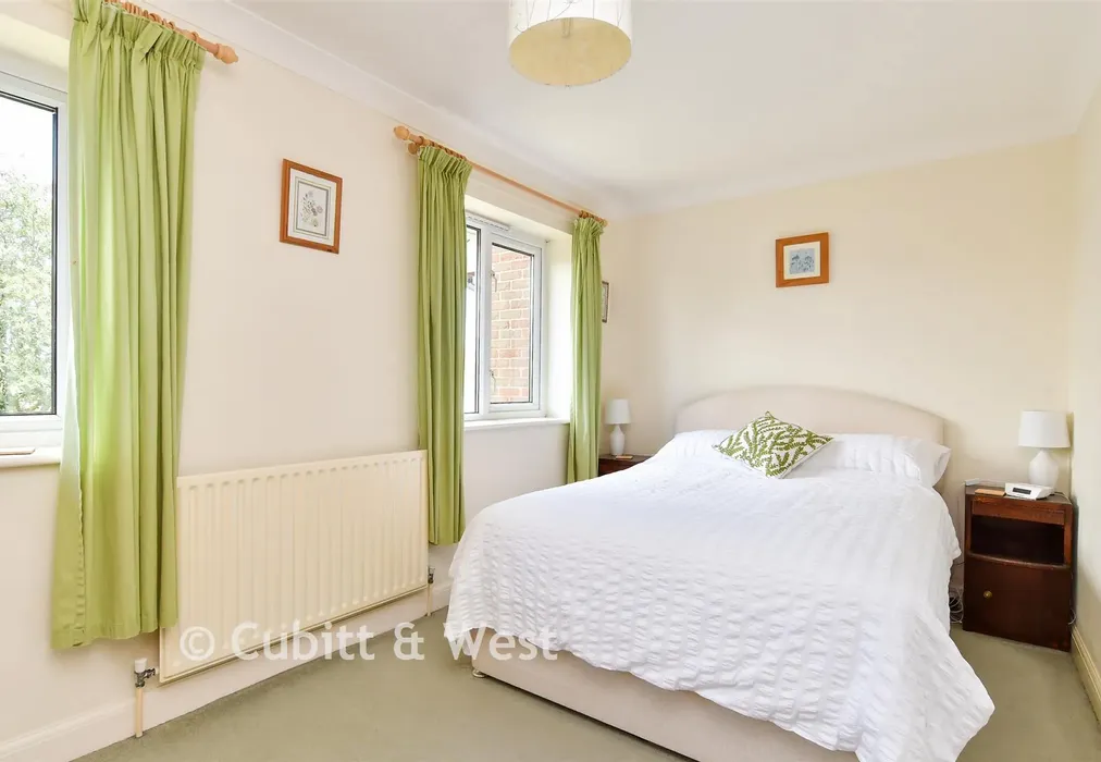 Bedroom 1 - Flint Close, East Preston, West Sussex - Wards of Kent
