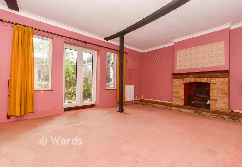 Lounge - Bowling Street, Sandwich, Kent - Wards of Kent