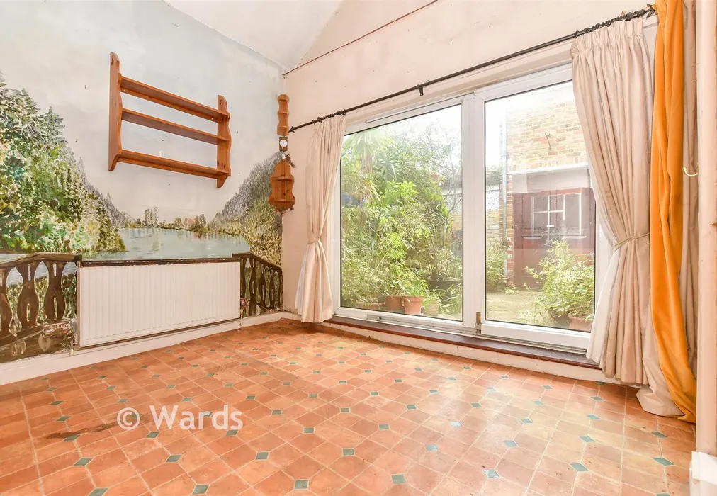 Dining Area - Bowling Street, Sandwich, Kent - Wards of Kent