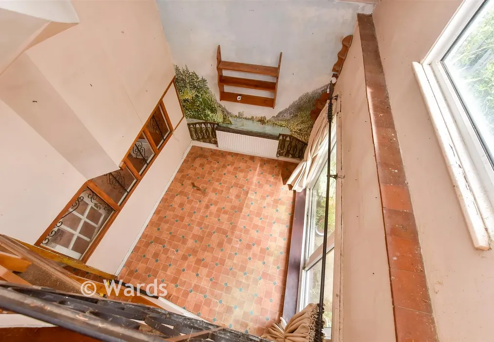 Internal Lifestyle Photograph - Bowling Street, Sandwich, Kent - Wards of Kent
