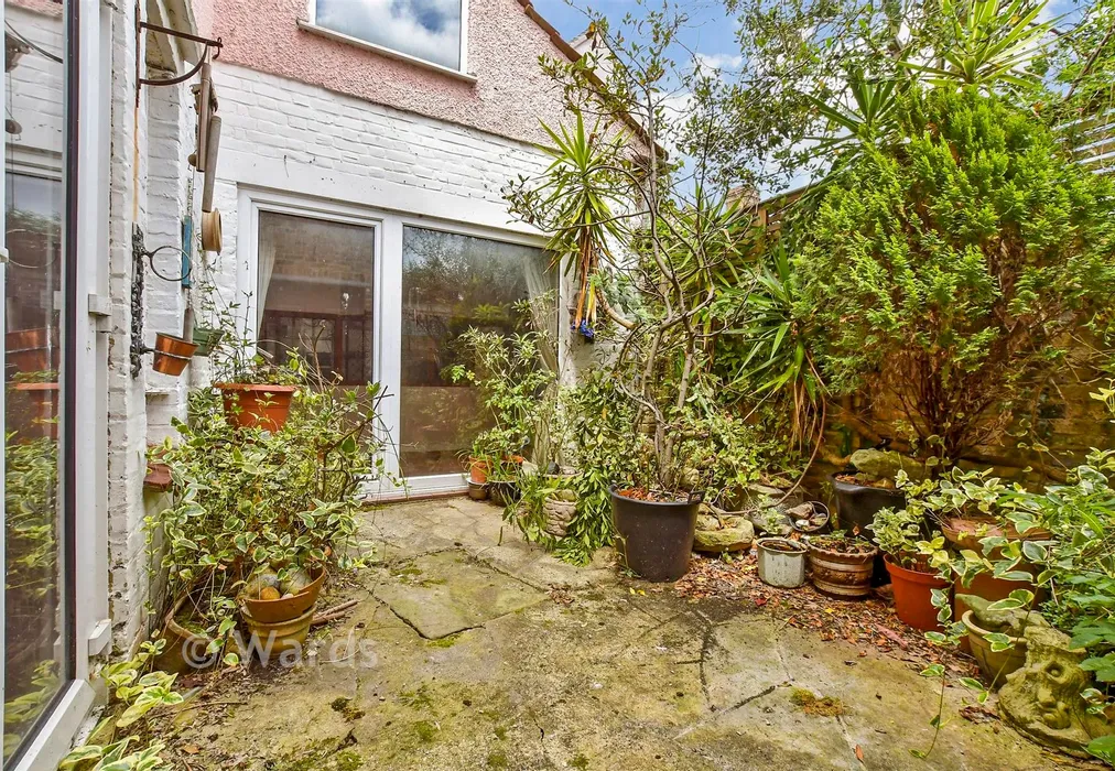 Rear Garden - Bowling Street, Sandwich, Kent - Wards of Kent