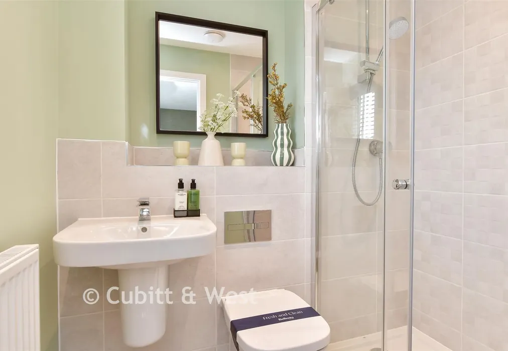 En-Suite - Elizabeth Square, Sword Street, Worthing, West Sussex - Wards of Kent