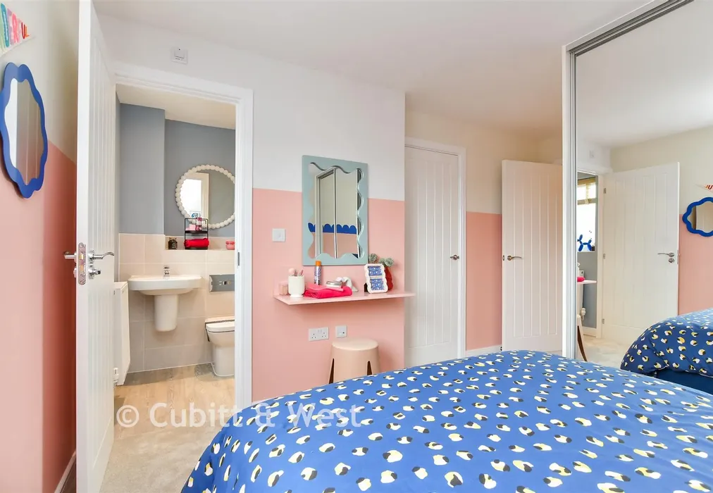 Bedroom 1 - Elizabeth Square, Sword Street, Worthing, West Sussex - Wards of Kent