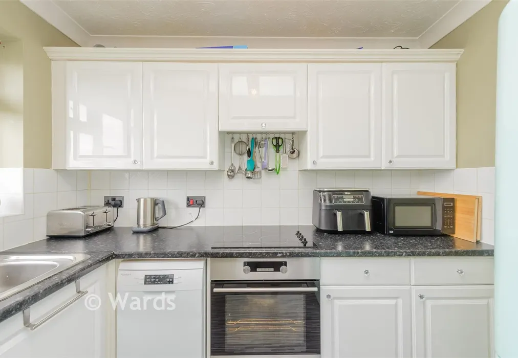 Kitchen - Erith Road, Belvedere, Kent - Wards of Kent