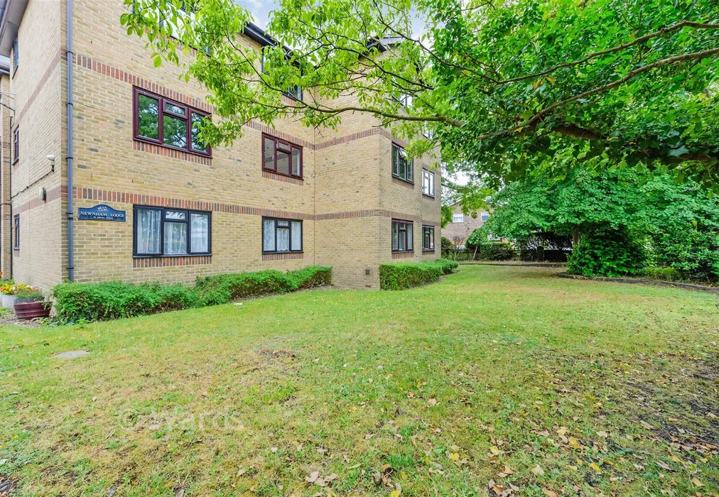 Communal Gardens - Erith Road, Belvedere, Kent - Wards of Kent