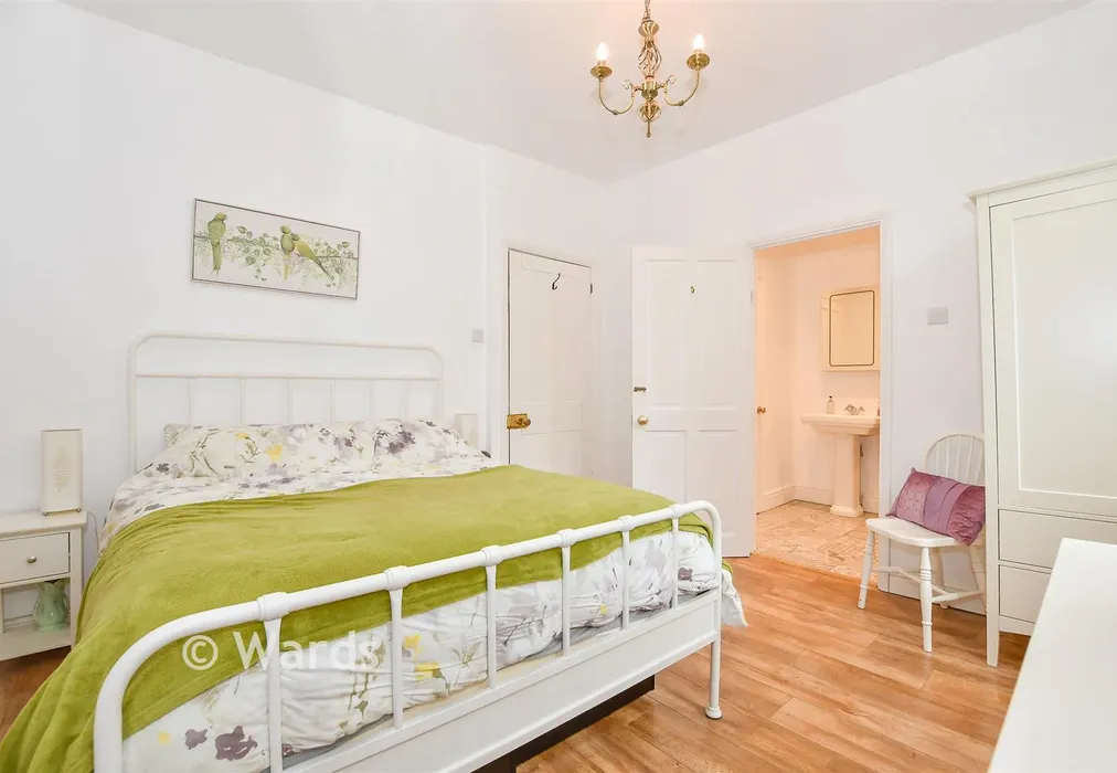 Bedroom 1 - School Lane, Wouldham, Kent - Wards of Kent
