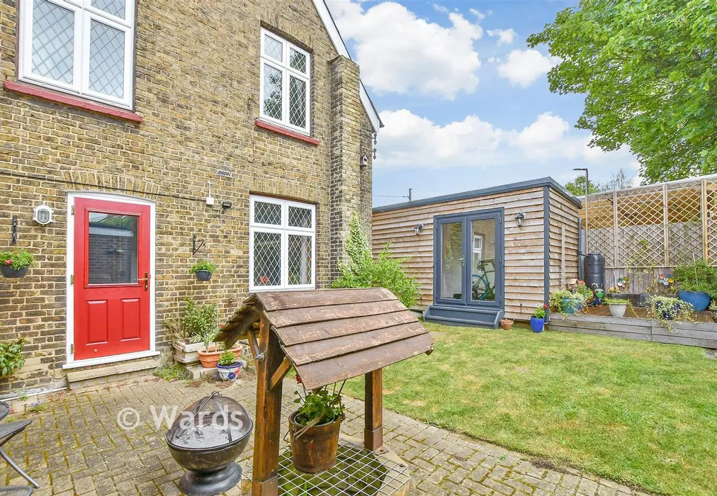 Rear Garden - School Lane, Wouldham, Kent - Wards of Kent