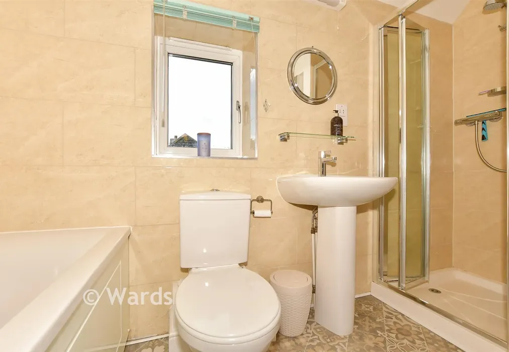 Bathroom - High Ridge, Seabrook, Hythe, Kent - Wards of Kent