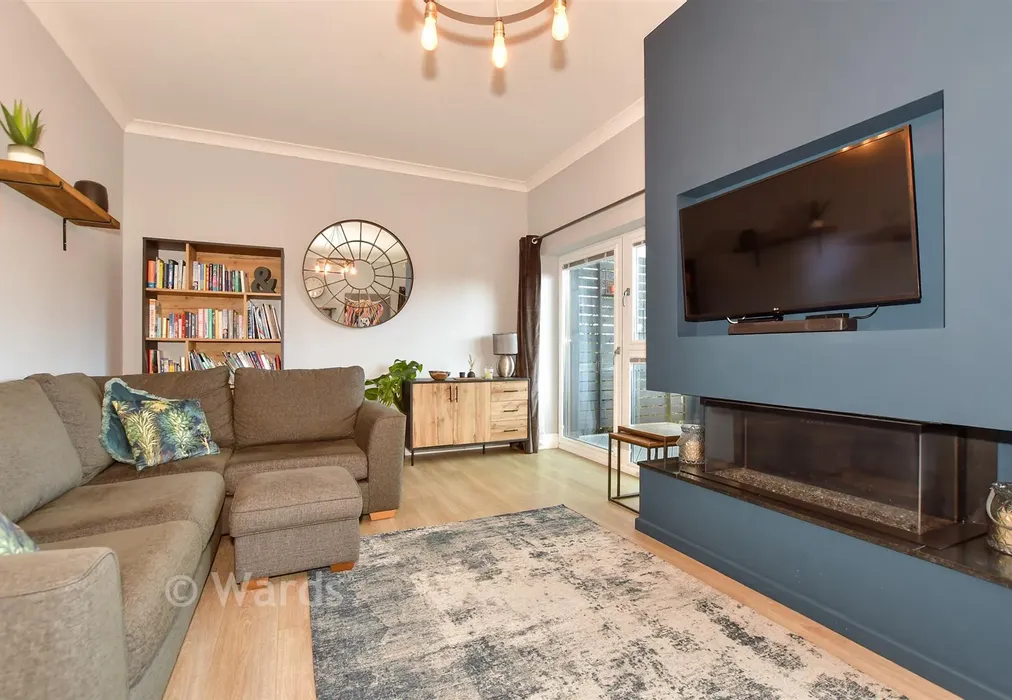 Lounge - High Ridge, Seabrook, Hythe, Kent - Wards of Kent