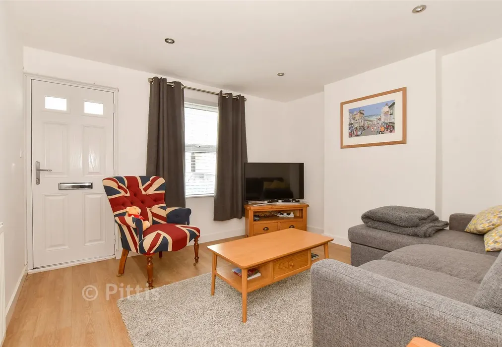 Lounge - Nelson Street, Ryde, Isle of Wight - Wards of Kent