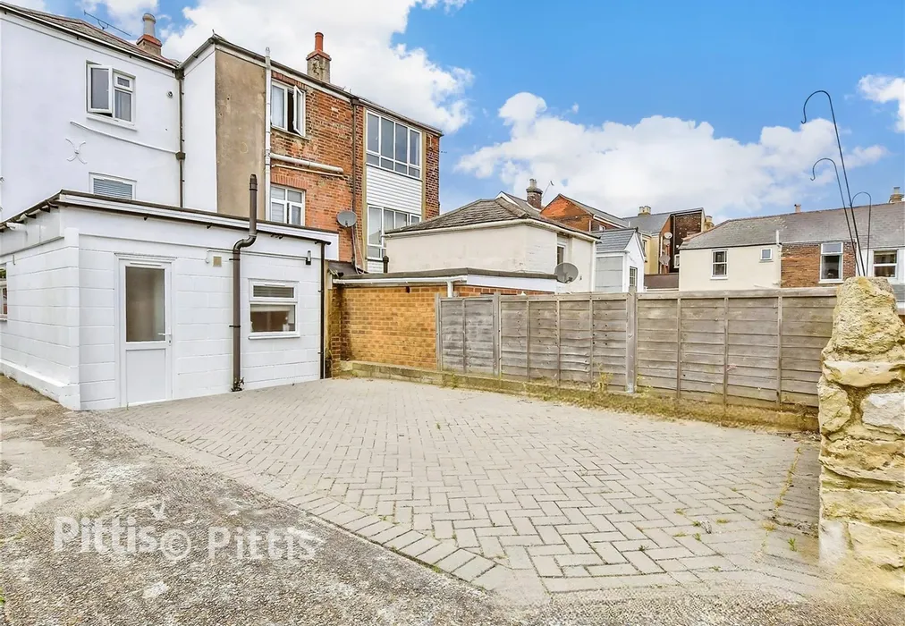 Parking - Nelson Street, Ryde, Isle of Wight - Wards of Kent