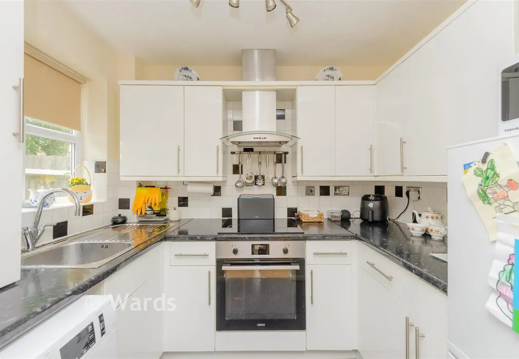 Kitchen - St. Edmund's Road, Dartford, Kent - Wards of Kent