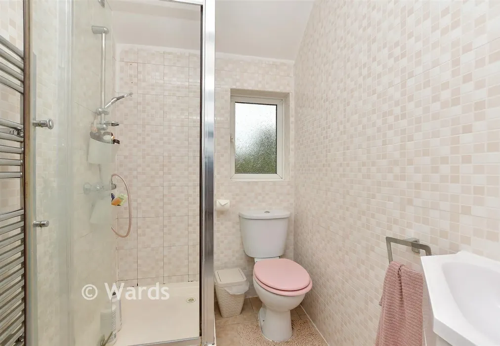 En-Suite Shower Room - Keycol Hill, Bobbing, Sittingbourne, Kent - Wards of Kent