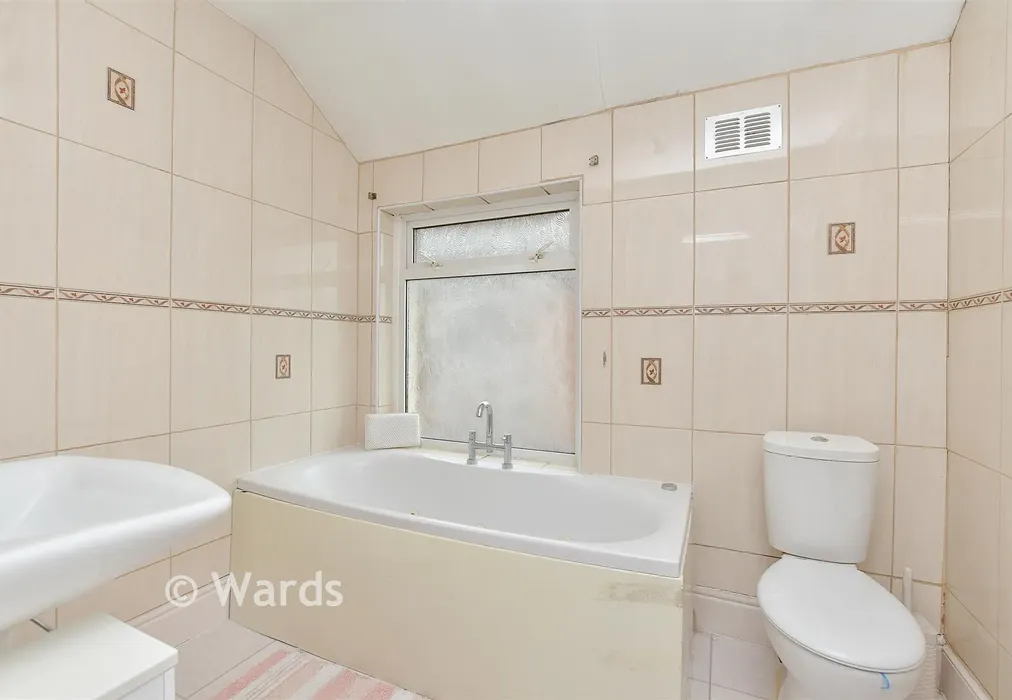 Bathroom - Keycol Hill, Bobbing, Sittingbourne, Kent - Wards of Kent